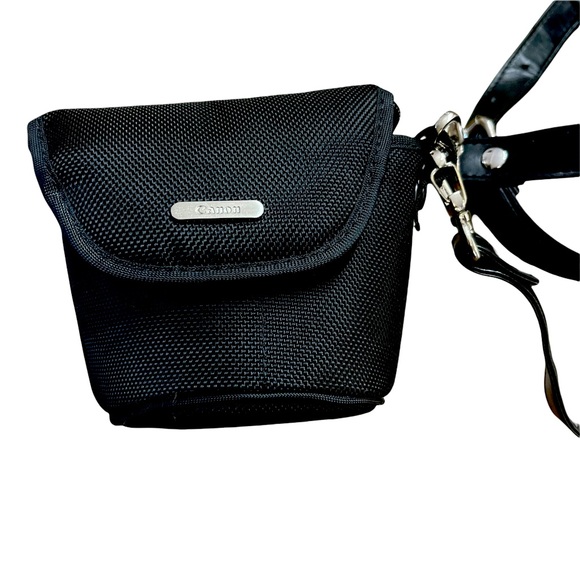 Canon Black Nylon Camera Case with Adjustable Shoulder Strap - Picture 1 of 6